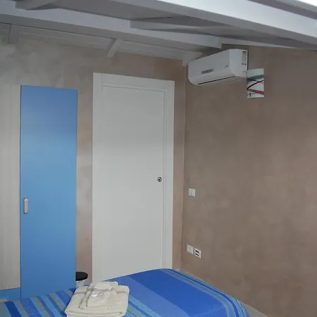 Guest house Emily House *